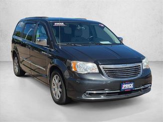 Used 2012 Chrysler Town & Country Touring-L w/ Entertainment Group #2 FWD video 3