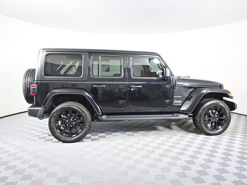 Used 2022 Jeep Wrangler Unlimited Sahara w/ Cold Weather Group AWD/4WD image 7
