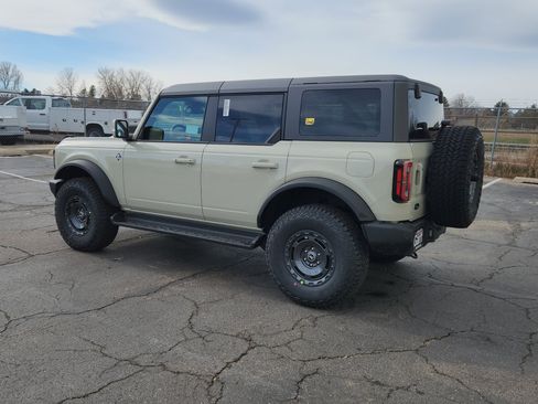 New 2025 Ford Bronco Outer Banks w/ Sasquatch Package image 7