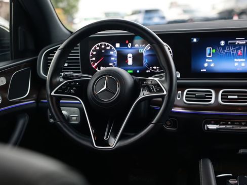 Used 2025 Mercedes-Benz GLE 450e 4MATIC w/ Driver Assistance Package image 27