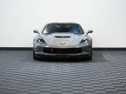 Used 2015 Chevrolet Corvette Z06 w/ 3LZ Preferred Equipment Group image 4