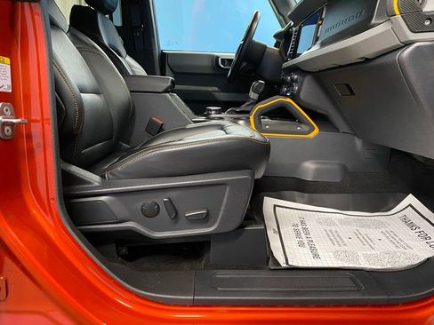 Used 2023 Ford Bronco Badlands image 47