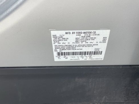 Used 2018 Ford Explorer XLT w/ Equipment Group 202A image 10