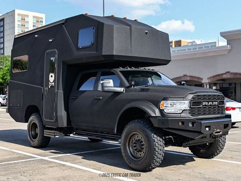 Used 2024 RAM 5500 4x4 Crew Cab image 12