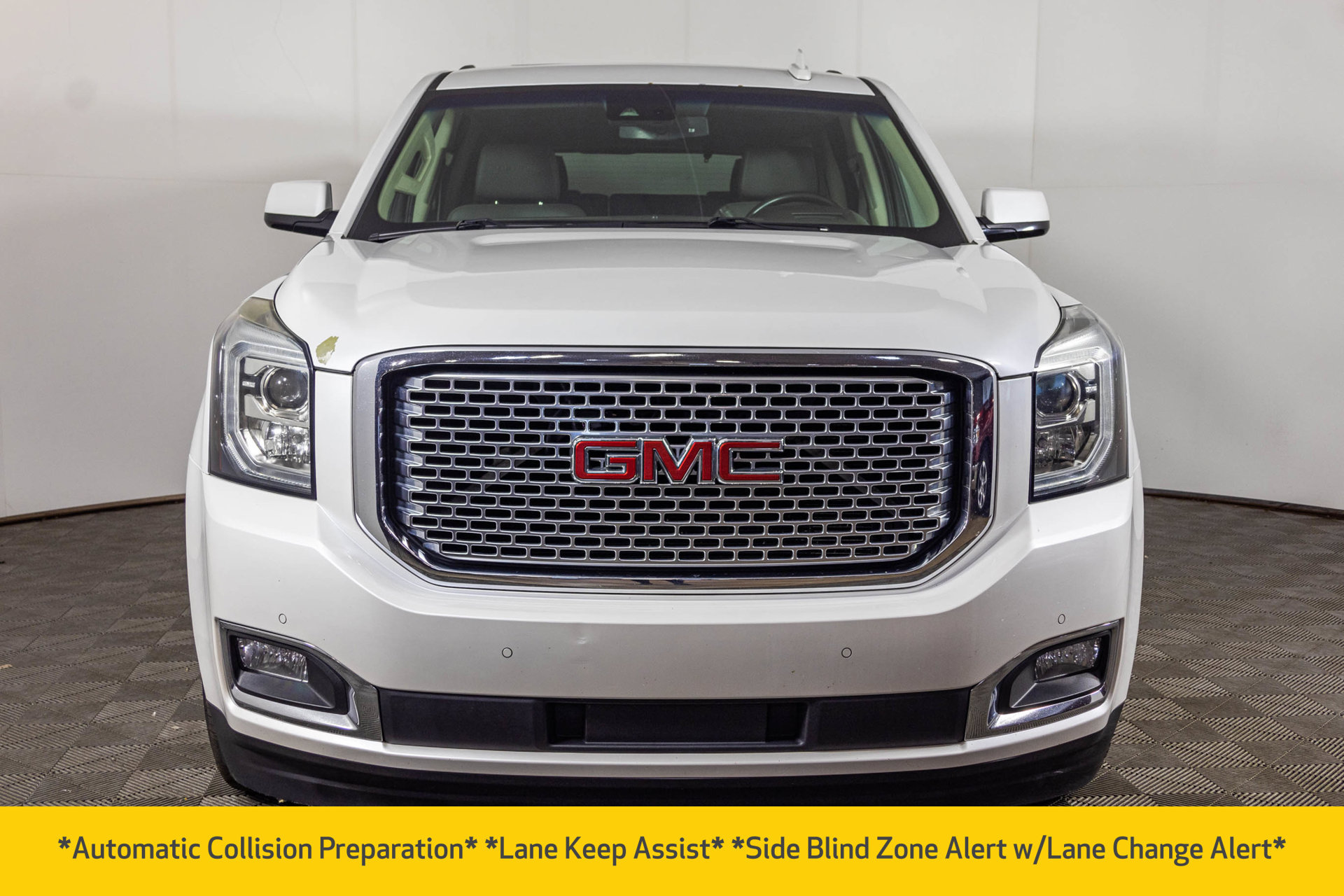 Used 2016 GMC Yukon Denali w/ Open Road Package AWD/4WD image 25