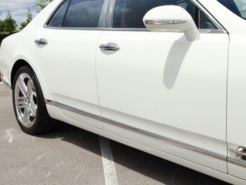 Used 2011 Bentley Mulsanne 4dr Sdn image 27