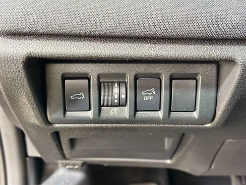 Used 2023 Subaru Outback Premium AWD/4WD image 12