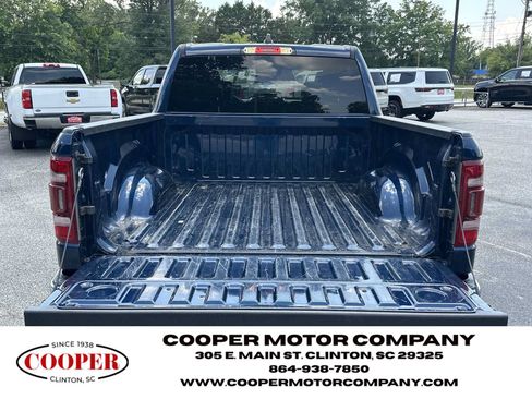 Used 2024 RAM 1500 Laramie AWD/4WD image 18