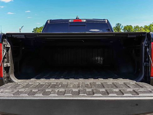 Used 2022 RAM 1500 Laramie AWD/4WD image 22