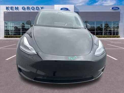 Used 2022 Tesla Model Y Performance AWD/4WD image 2