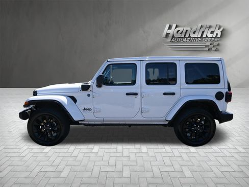 Used 2025 Jeep Wrangler Unlimited Sahara w/ Safety Group AWD/4WD image 7