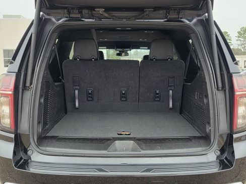 Used 2023 Chevrolet Suburban LT image 28