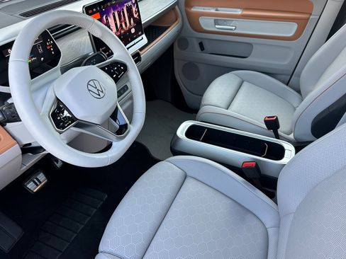 New 2025 Volkswagen ID. Buzz 1st Edition image 8