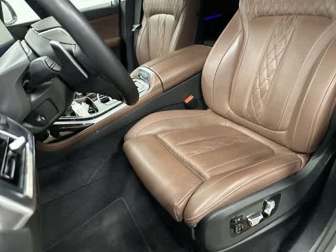 Used 2026 BMW X7 xDrive40i AWD/4WD image 10