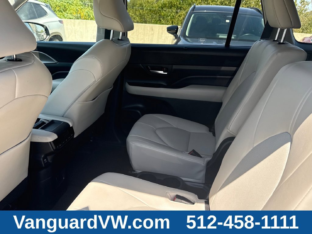 Used 2024 Toyota Grand Highlander FWD image 26
