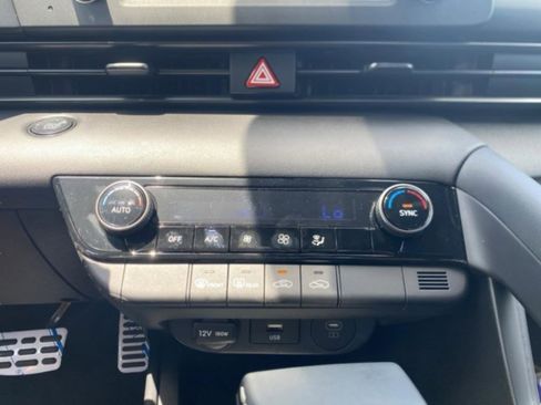 New 2025 Hyundai Elantra Sport FWD image 28
