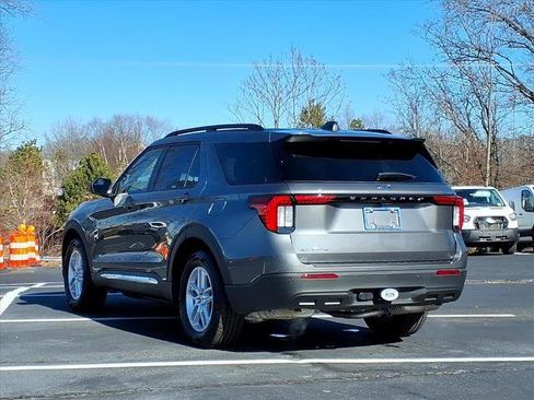 Certified 2025 Ford Explorer Active image 3