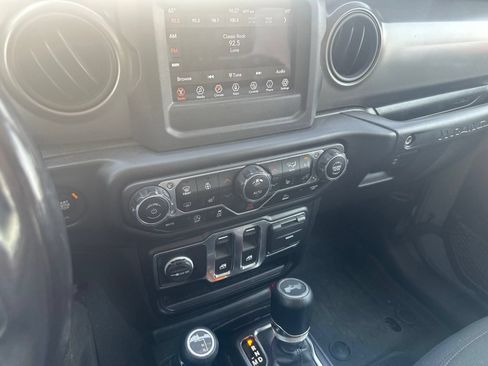 Used 2022 Jeep Wrangler Sport AWD/4WD image 11