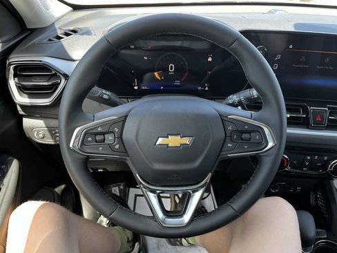 New 2025 Chevrolet TrailBlazer LT w/ LT Cold Weather Package FWD image 10