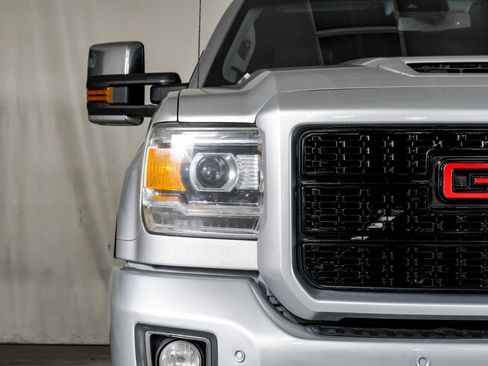 Used 2018 GMC Sierra 3500 Denali w/ Duramax Plus Package image 39