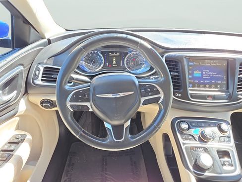 Used 2017 Chrysler 200 Limited Platinum FWD image 10