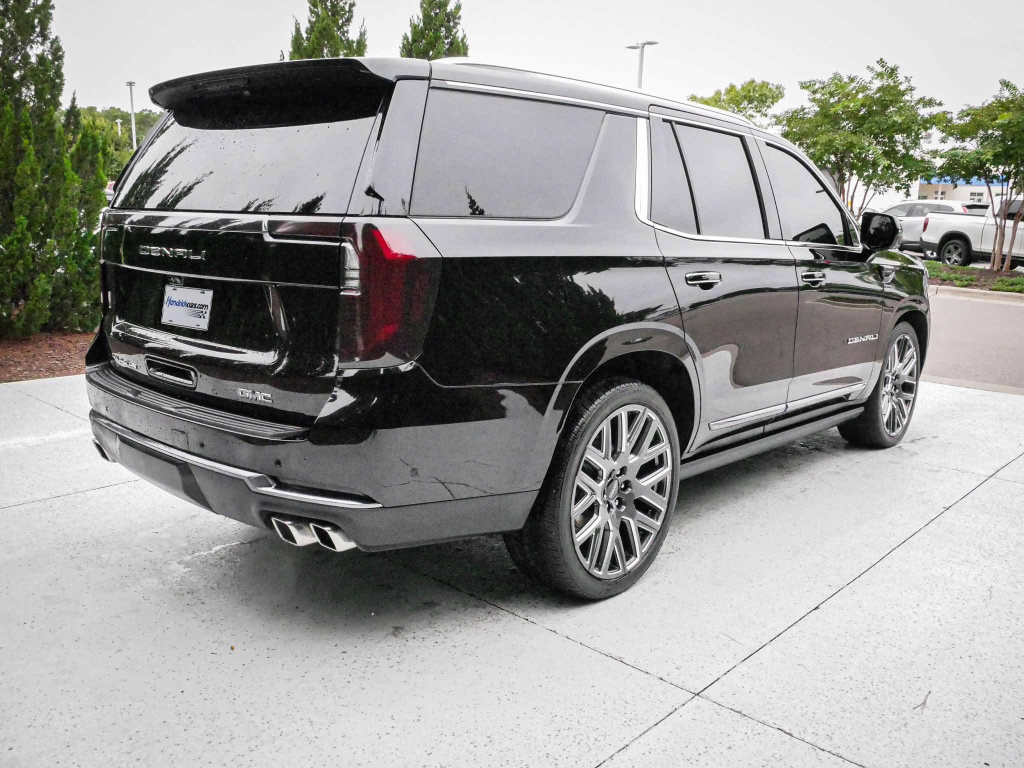 Used 2025 GMC Yukon Denali Ultimate w/ LPO, Floor Liner Package AWD/4WD image 11
