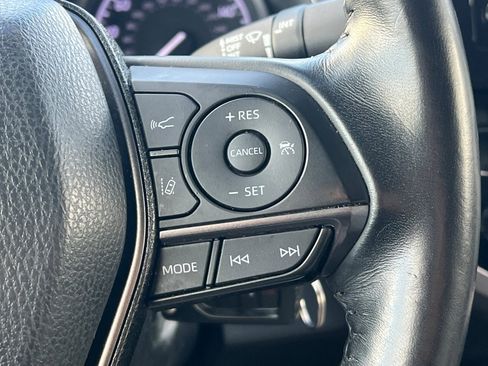 Used 2022 Toyota Camry SE image 37