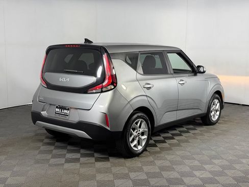 Used 2024 Kia Soul LX w/ Option Group 015 FWD image 7