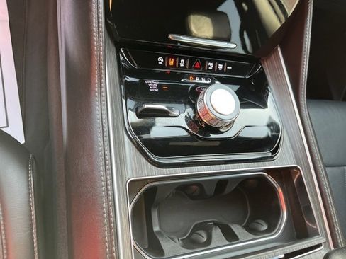 Used 2023 Jeep Wagoneer L Series II image 19