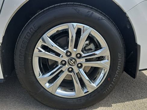 Used 2024 Toyota Sienna Platinum image 35