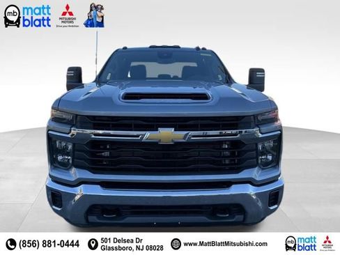Used 2024 Chevrolet Silverado 3500 LT image 3