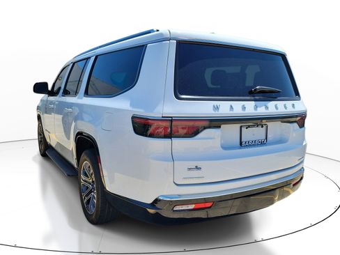 Used 2023 Jeep Wagoneer L Series II AWD/4WD image 4