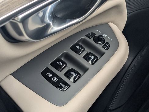 New 2026 Volvo XC90 T8 Plus w/ Protection Package Premier AWD/4WD image 33