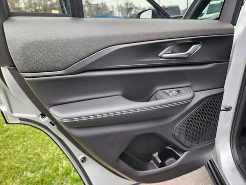 Certified 2025 Jeep Grand Cherokee Laredo X w/ Luxury Tech Group I image 33