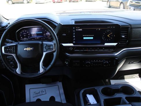 Used 2025 Chevrolet Silverado 1500 LT AWD/4WD image 11