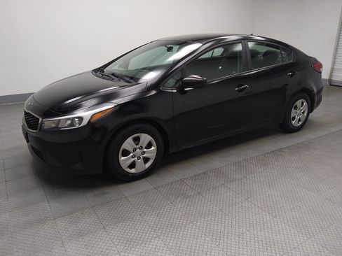 Used 2017 Kia Forte LX FWD image 2