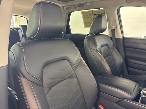 Used 2023 Nissan Pathfinder Platinum w/ Cargo Package AWD/4WD image 34