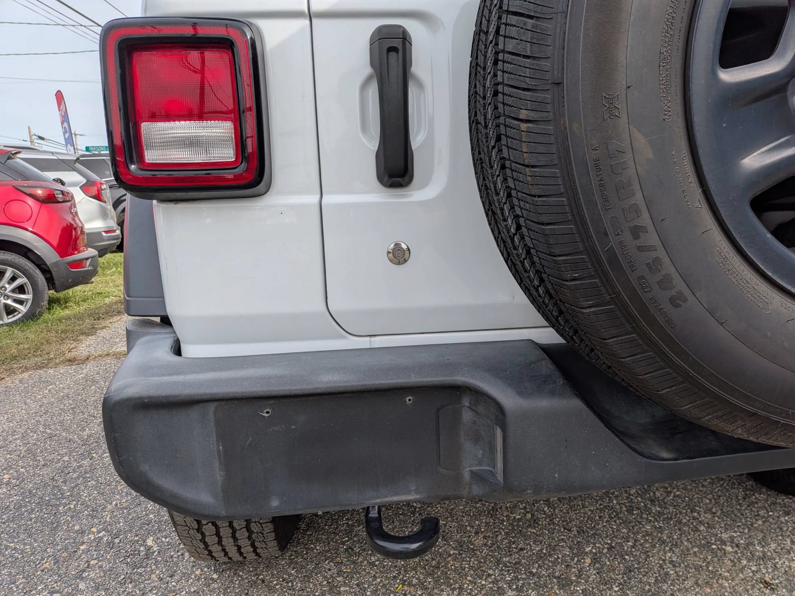 Used 2018 Jeep Wrangler Unlimited Sport AWD/4WD image 13