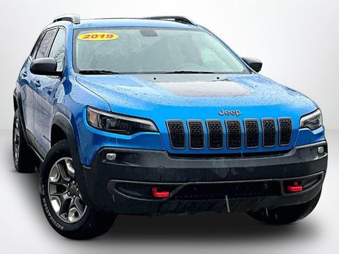 Used 2019 Jeep Cherokee Trailhawk w/ Cold Weather Group image 3