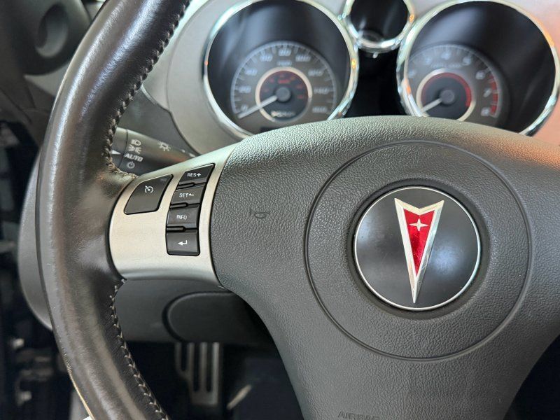 Used 2008 Pontiac Solstice GXP w/ Premium Package RWD image 20