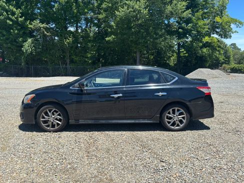Used 2014 Nissan Sentra SR w/ Premium Package FWD image 2