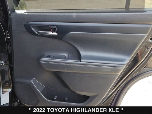 Used 2022 Toyota Highlander XLE image 27
