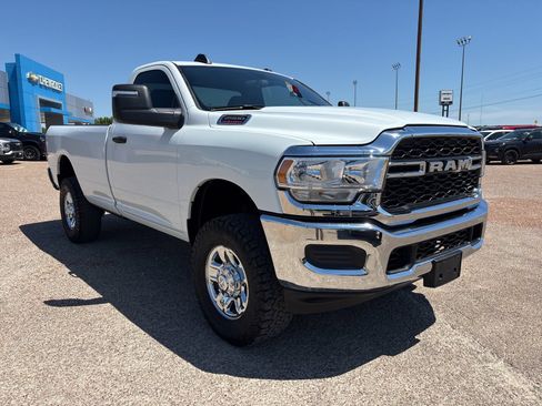 Used 2024 RAM 2500 Tradesman w/ Chrome Appearance Group AWD/4WD image 7