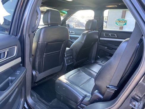 Used 2016 Ford Explorer XLT w/ Equipment Group 202A image 15