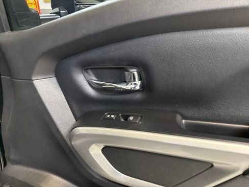 Used 2018 Nissan Titan SL w/ Chrome Package AWD/4WD image 60