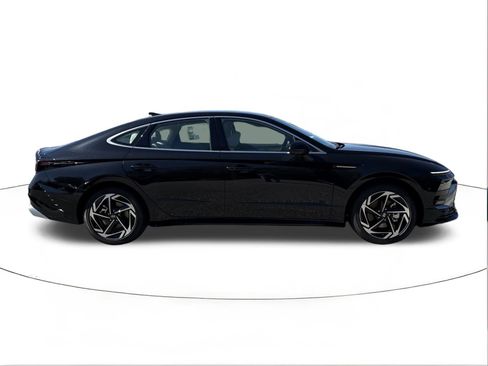 New 2026 Hyundai Sonata SEL image 2