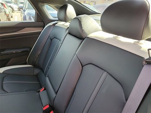Certified 2025 Kia K5 GT-Line w/ GT-Line Premium Package image 12