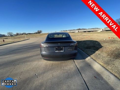 Used 2022 Tesla Model 3 Performance image 4