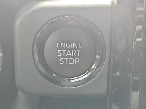 Used 2024 Toyota Tacoma Limited w/ Limited Package (LT) AWD/4WD image 17