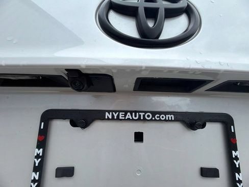 Used 2022 Toyota Highlander XSE AWD/4WD image 10